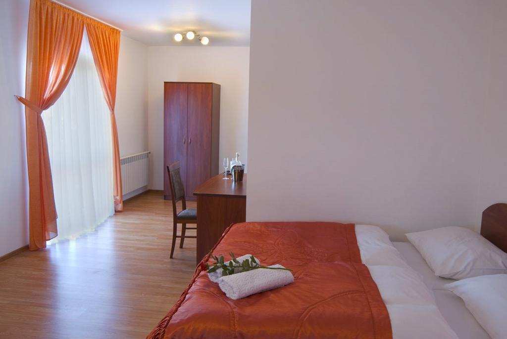 Czerwone Wierchy - Sauna I Jacuzzi Wliczone W Cene Pobytu! Bialka Tatrzanska Rum bild